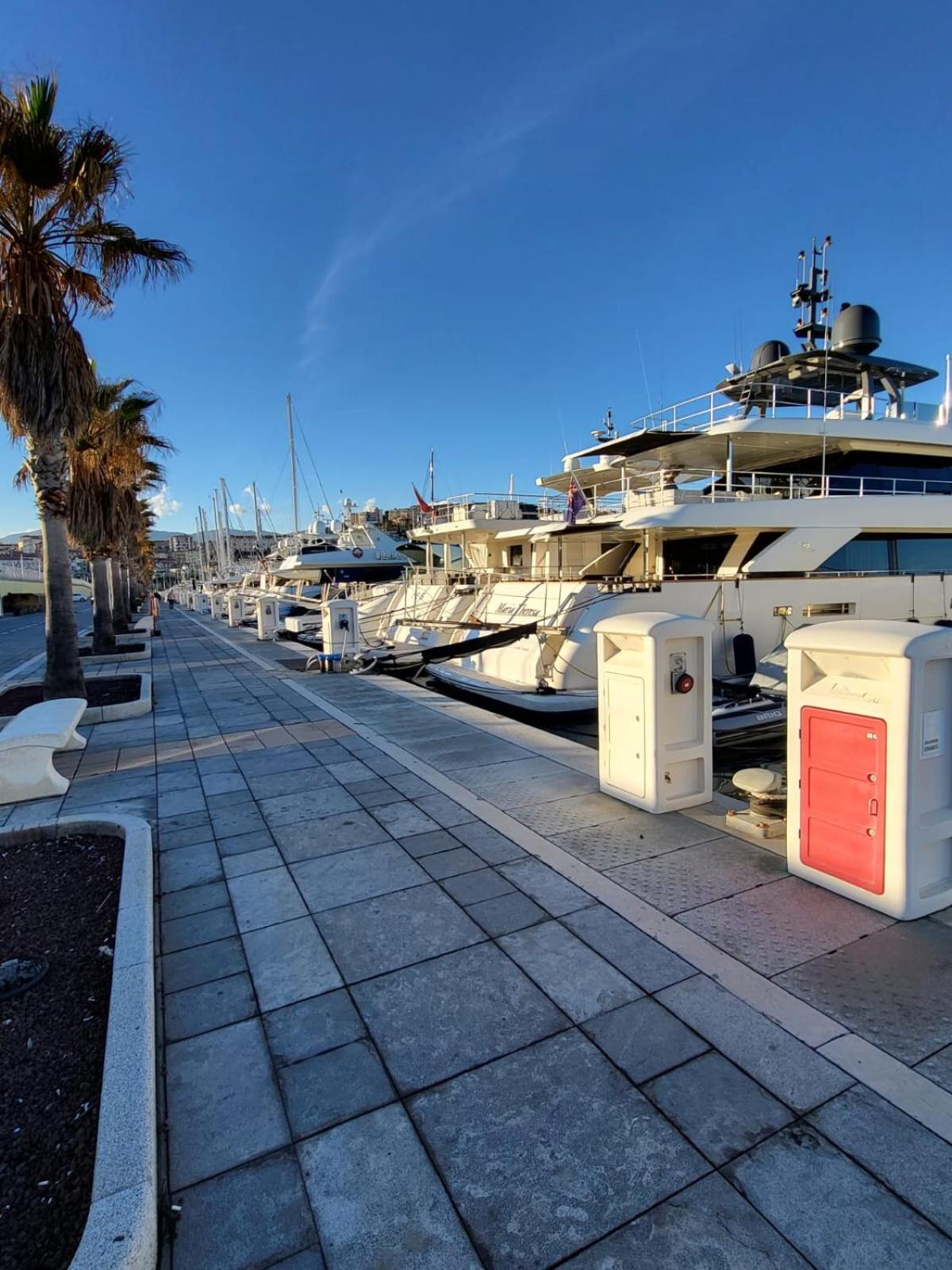 The Shell - New Interior Look But Same Old Charme 200Mt From The Sea With Garden And Parking Nearby Apartment Империа Екстериор снимка